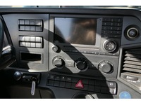 DOLD2821_3016785 vehicle image