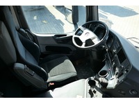 DOLD2821_3016785 vehicle image