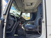 AGRO3463_2716859 vehicle image