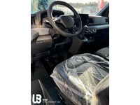 BW-M164_2525676 vehicle image