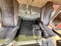 LARA4267_2926250 vehicle image