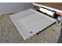 TOC1273_2783604 vehicle image