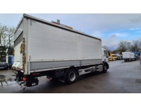 Rena3_2862377 vehicle image