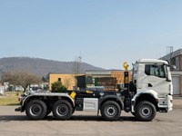 TMR8055_2868633 vehicle image