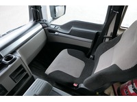 DOLD2821_2830856 vehicle image