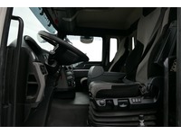 DOLD2821_2830856 vehicle image