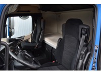 TOC1273_2824018 vehicle image