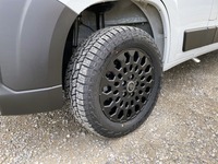 TART5813_2900549 vehicle image