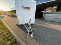 HUTT218_2844490 vehicle image