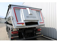 BFS260_2770027 vehicle image