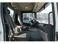 DOLD2821_2745840 vehicle image