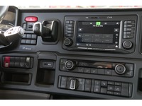 DOLD2821_2745840 vehicle image