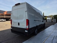 SOMM2698_2961291 vehicle image