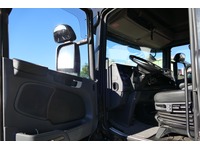 DOLD2821_2716685 vehicle image