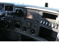 DOLD2821_2716685 vehicle image