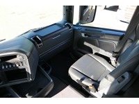 DOLD2821_2716685 vehicle image