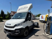 SOMM2698_2757037 vehicle image