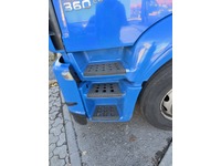 0514025 vehicle image