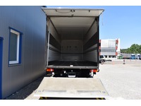 TOC1273_2961512 vehicle image