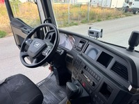 STUD177_3012911 vehicle image