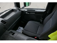 DOLD2821_2885959 vehicle image