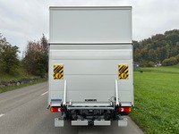 WIND191_2803276 vehicle image