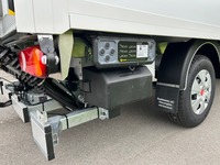 WIND191_2803276 vehicle image