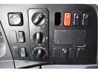 TOC1273_2865065 vehicle image