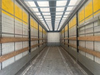 PREI272_2861082 vehicle image