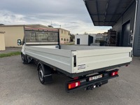 STUD177_2745178 vehicle image