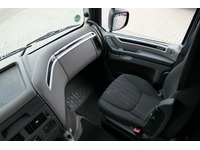 DOLD2821_3021110 vehicle image