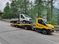 STRI10809_2925850 vehicle image