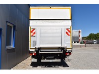 TOC1273_3013985 vehicle image