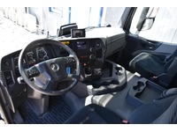 TOC1273_3013985 vehicle image