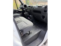 BW-M164_2889400 vehicle image