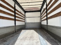 PREI272_2856069 vehicle image