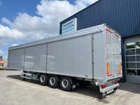 CALA2423_584599 vehicle image