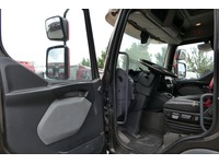 DOLD2821_3017856 vehicle image