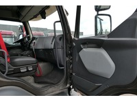 DOLD2821_3017856 vehicle image