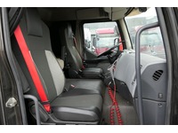 DOLD2821_3017856 vehicle image