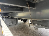 PREI272_2766266 vehicle image