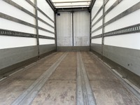 PREI272_2766266 vehicle image