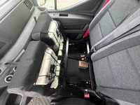 WIND191_2829350 vehicle image