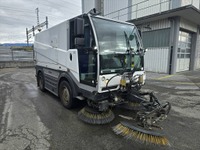 ZIAL184_2832970 vehicle image