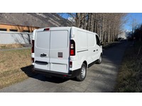 VISA147_2834863 vehicle image