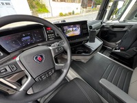 SCHU1479_2707579 vehicle image