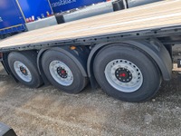 INTG9387_3026798 vehicle image