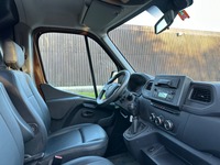 FILI229_2400933 vehicle image