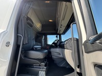 0475025 vehicle image