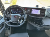 0475025 vehicle image